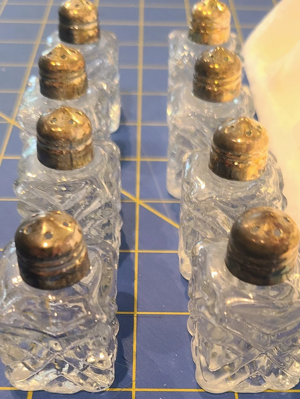Salt And Pepper Shakers Set Of 4 Vintage Glass